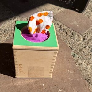 Lovevery Peekaboo Wooden Tissue Box Toy - Green & Purple